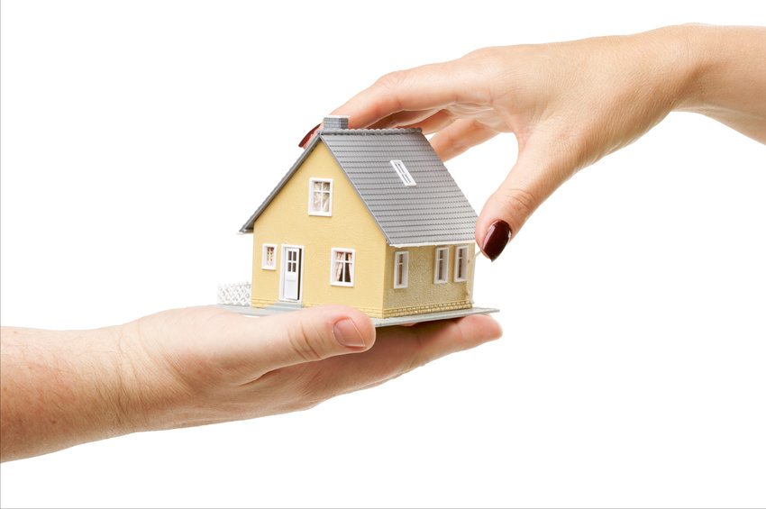 Read more about the article How Does Home Ownership Transfer after a Parent Dies?